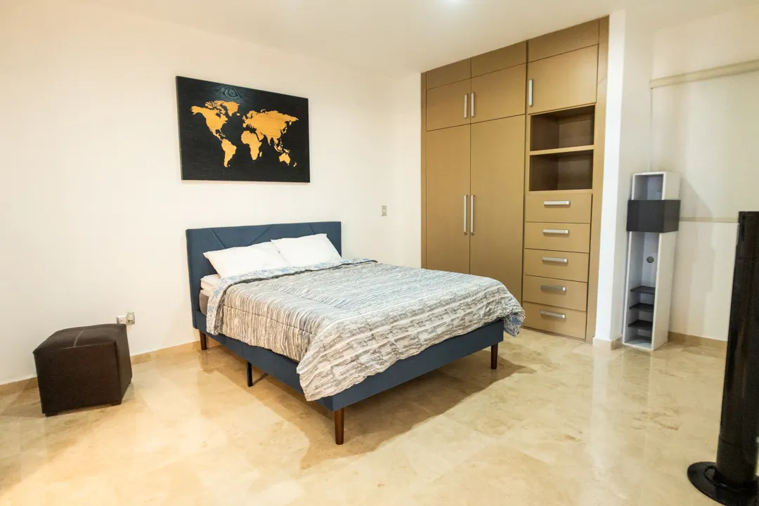 recamara con closets departamento renta marina