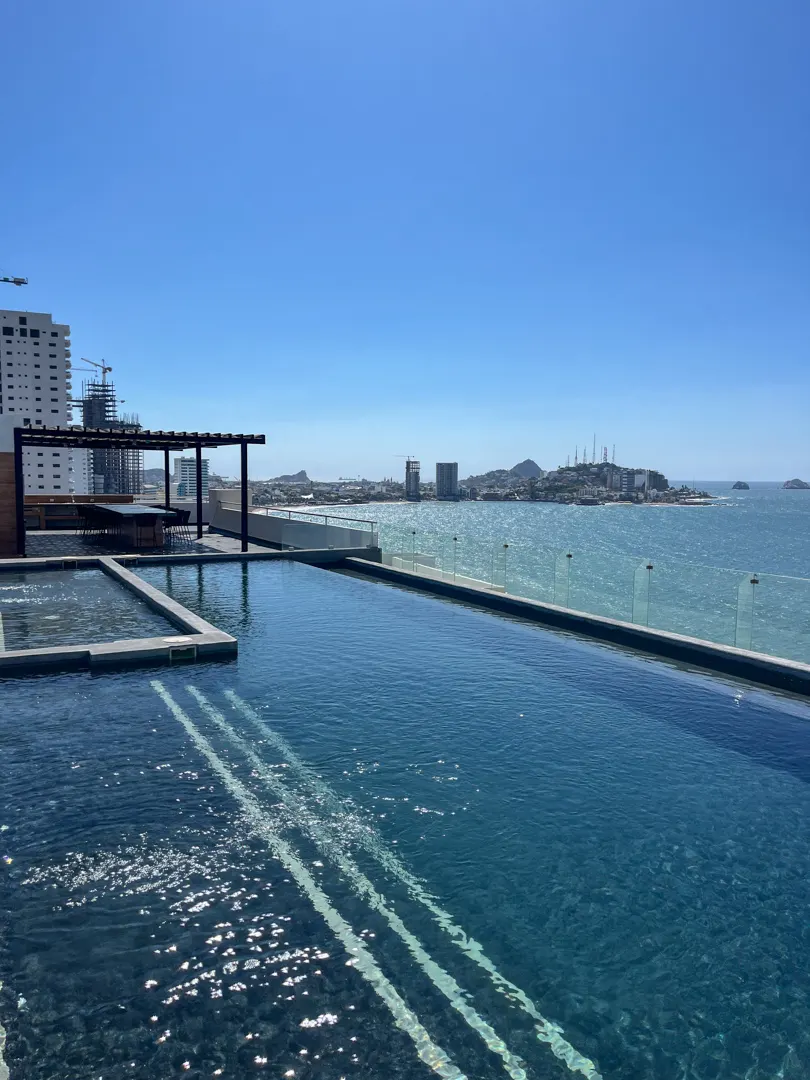 vista desde alberca departamento renta torre 5