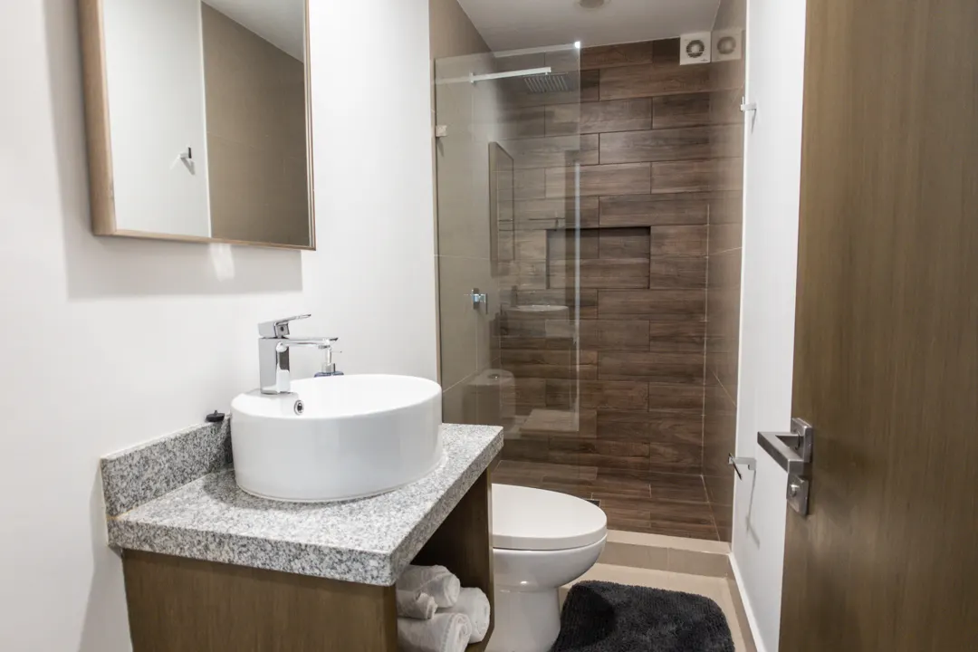 baño con regadera departamento renta torre 5