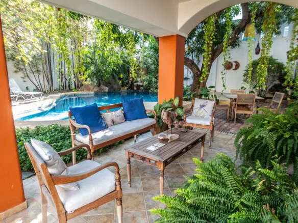 Jardin y alberca Casa de Lujo con Alberca en Centro Histórico Mazatlán