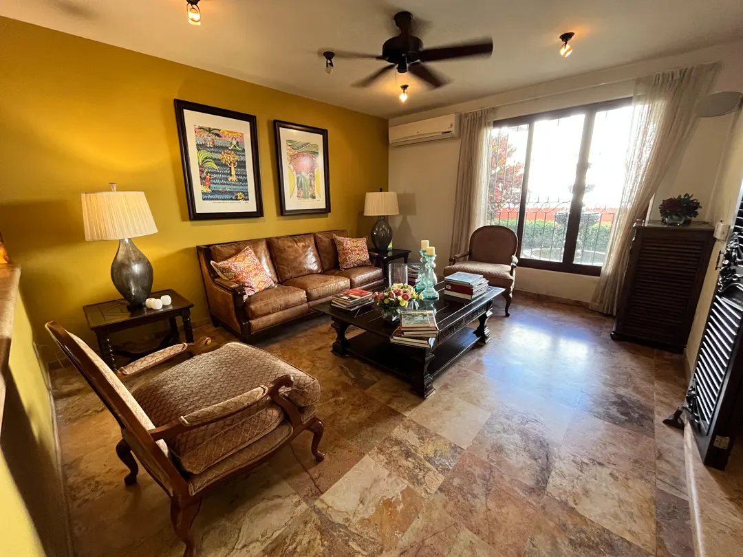 vistas laterales sala Casa de Lujo en Centro Histórico Mazatlán