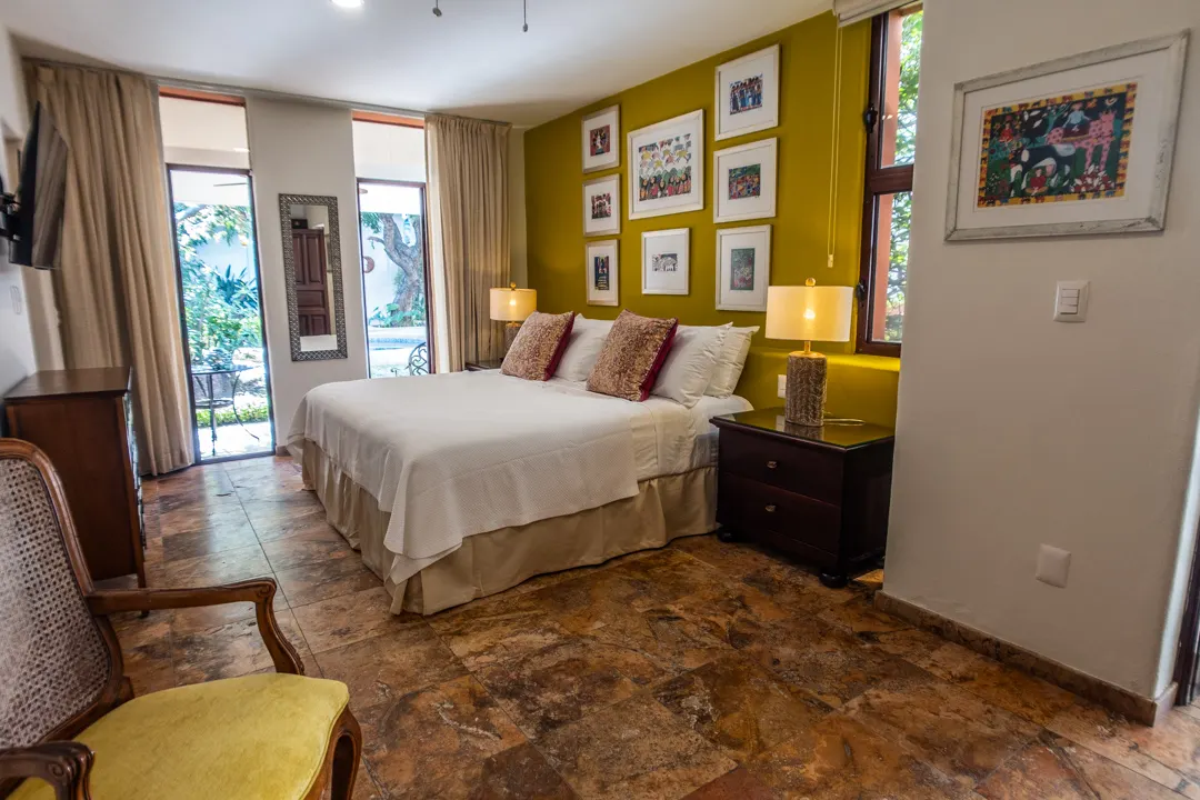 recamara con acceso exterior Casa de Lujo en Centro Histórico Mazatlán