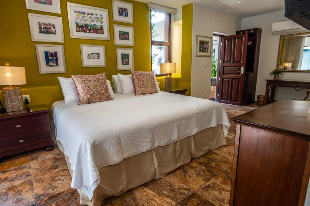 acceso directo a patio Casa de Lujo en Centro Histórico Mazatlán