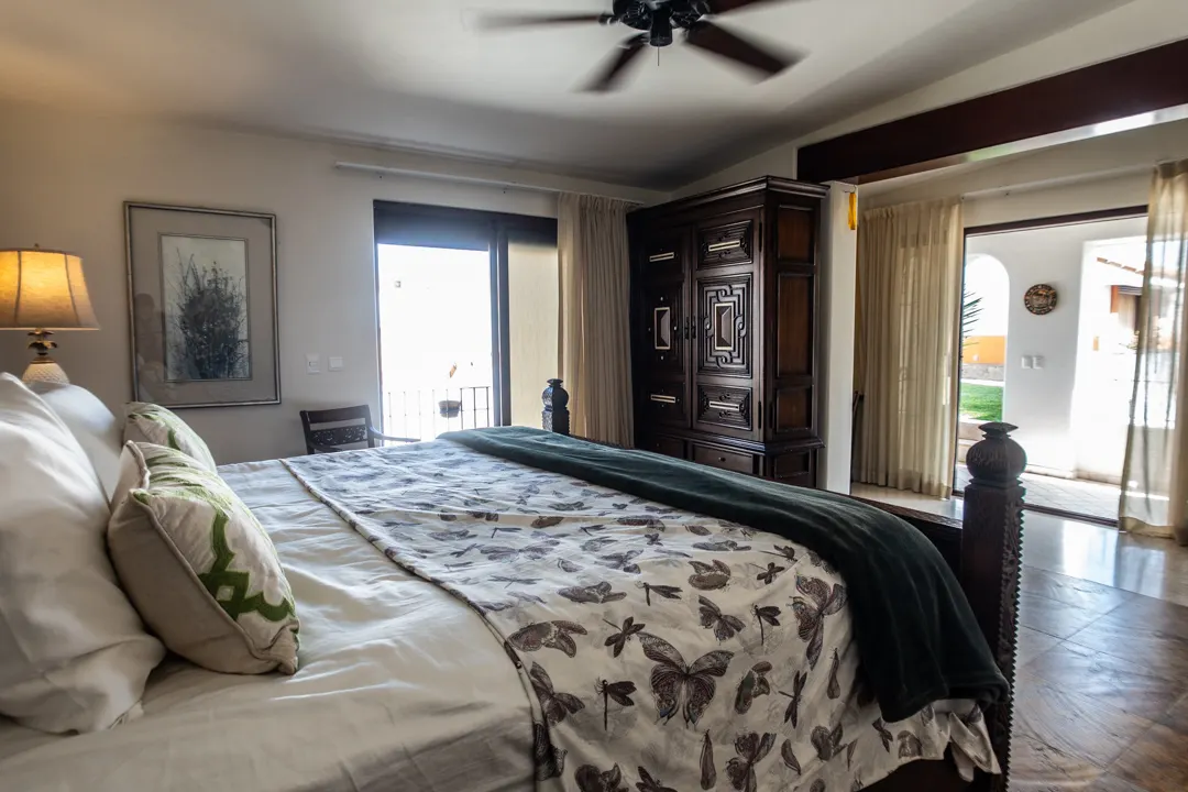 acceso a terraza desde recamara principal Casa de Lujo en Centro Histórico Mazatlán