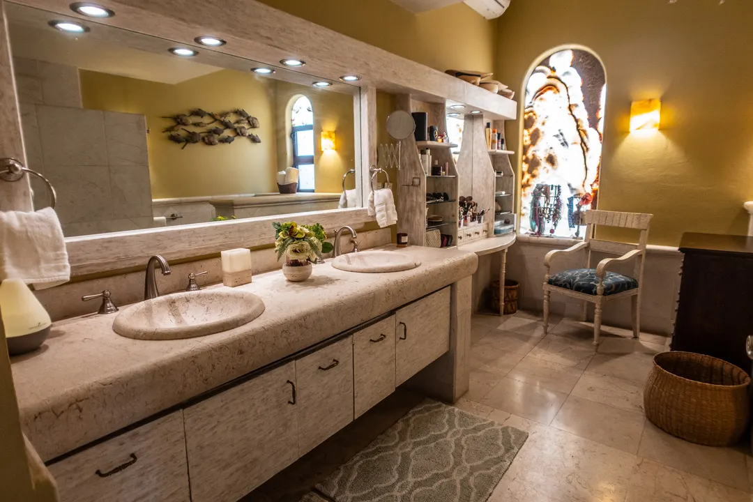 baño de la recamara principal Casa de Lujo en Centro Histórico Mazatlán