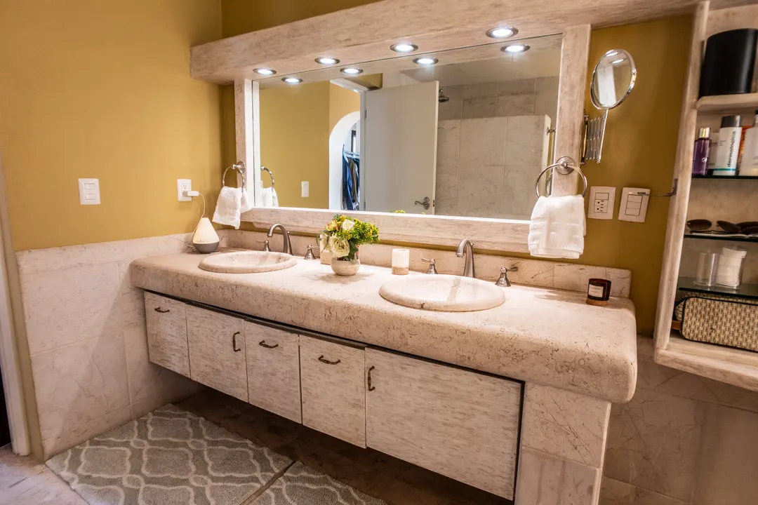 acabados de lujo en baño de la recamara principal Casa de Lujo en Centro Histórico Mazatlán