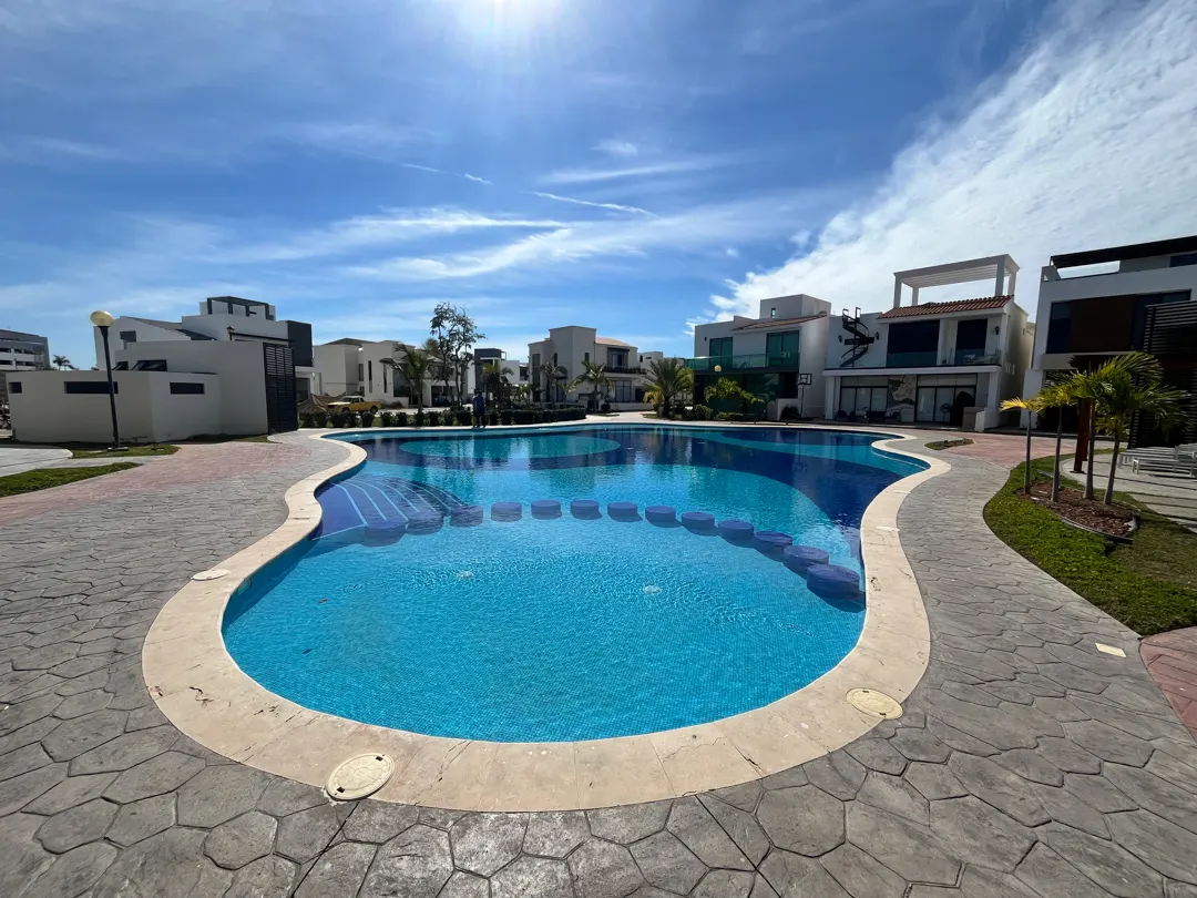 casa en venta en el delfin residencial, casa de lujo, Cerritos, alberca, casa lujosa, marina mazatlán, playa, inmobiliaria 37
