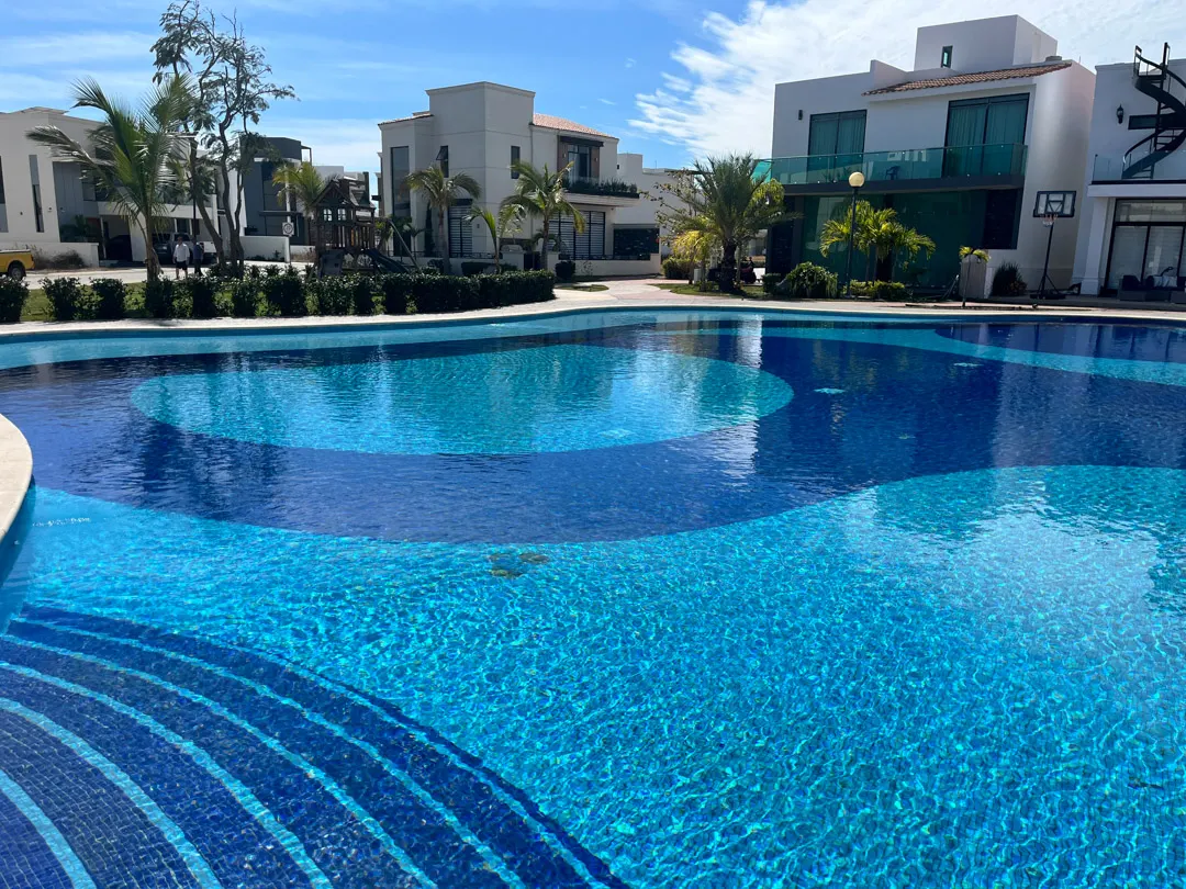 casa en venta en el delfin residencial, casa de lujo, Cerritos, alberca, casa lujosa, marina mazatlán, playa, inmobiliaria 38