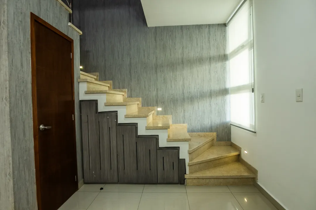 escalera casa venta real del Valle coto 13