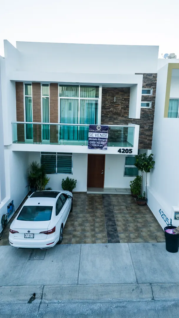 cochera para dos autos casa venta real del Valle coto 13