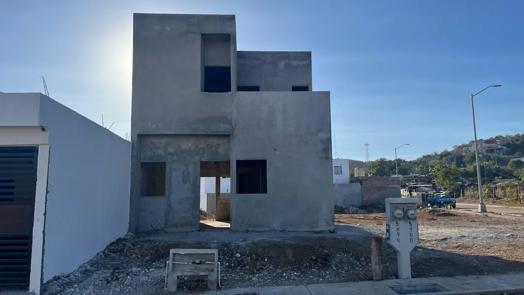 vista frontal de fachada de casa en venta en rincon real