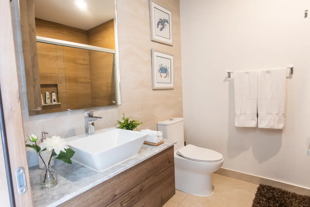 baño principal departamento en venta camino al mar zona dorada