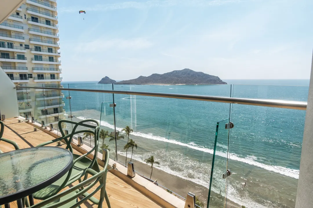 vista al mar departamento en venta camino al mar zona dorada