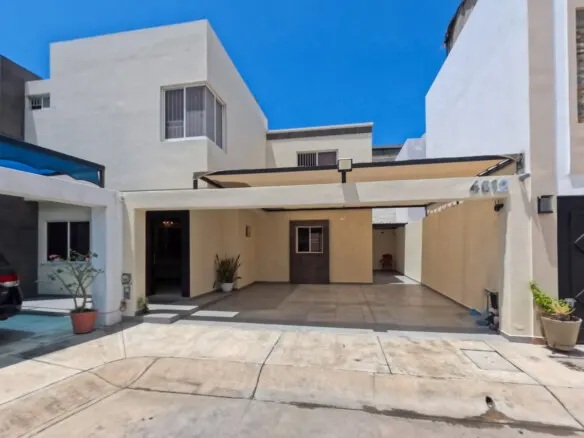 Casa Bosques del Río Fachada