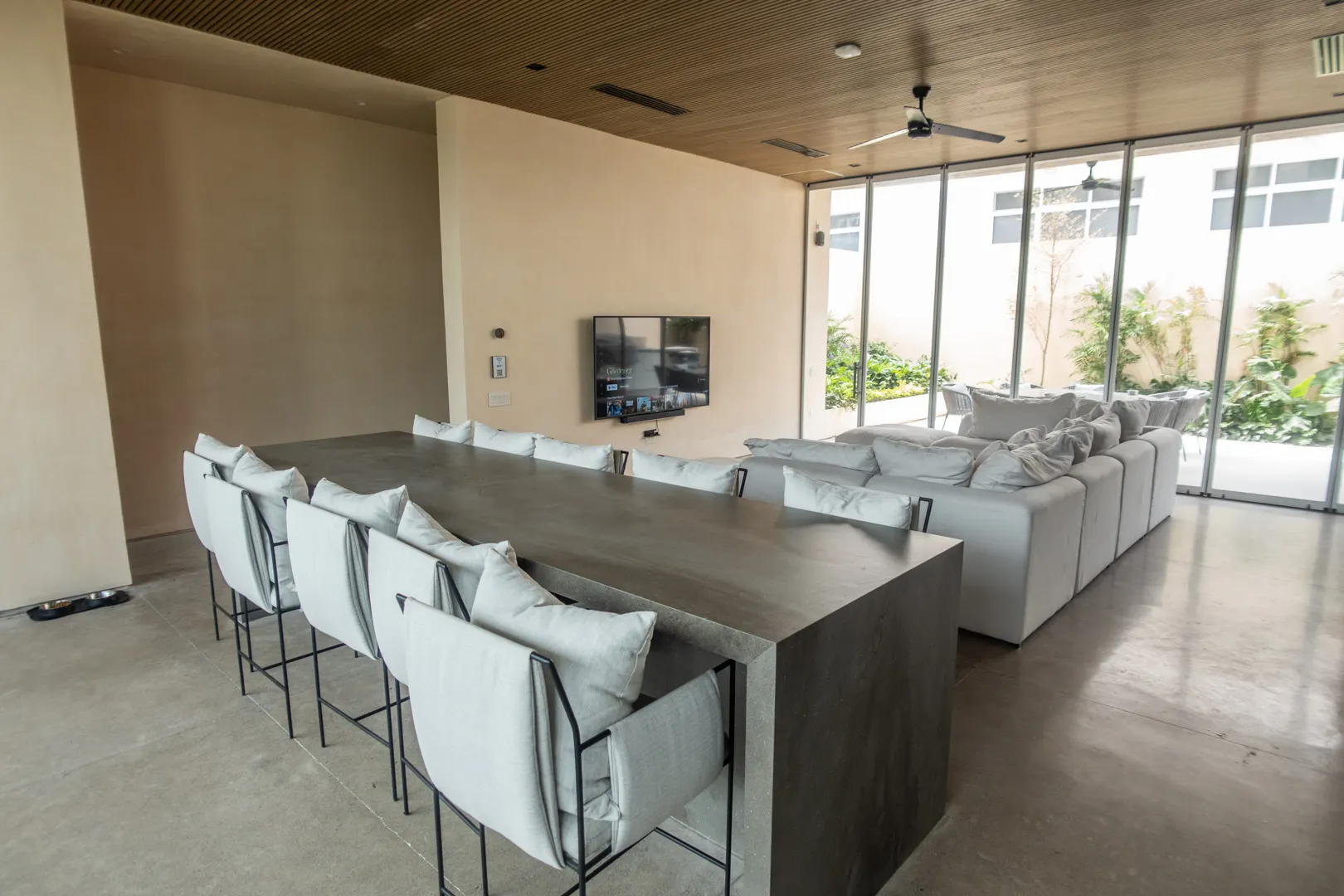 desayunador y sala casa renta playa brujas