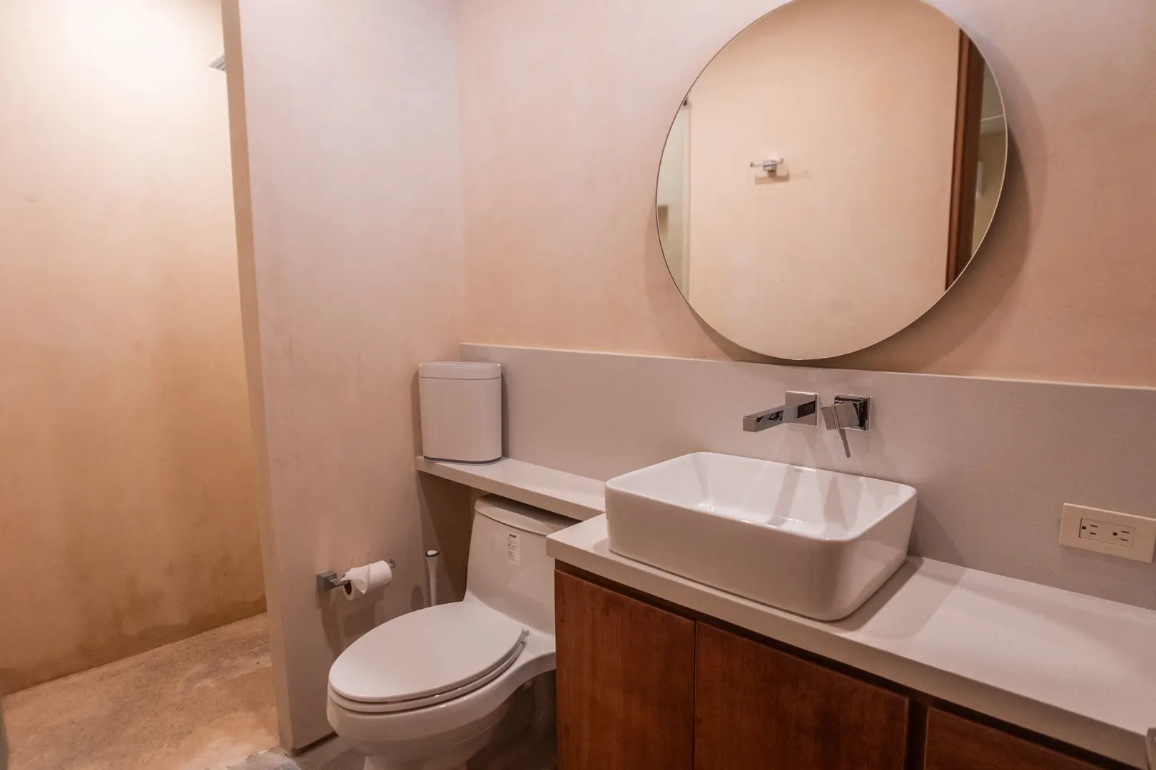 baño con lavamanos casa renta playa brujas