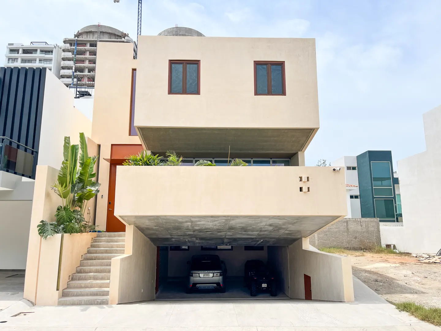 fachada casa renta playa brujas