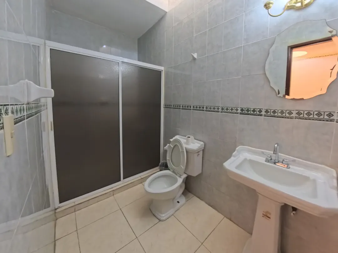 baño equipado casa venta sábalo country en zona dorada