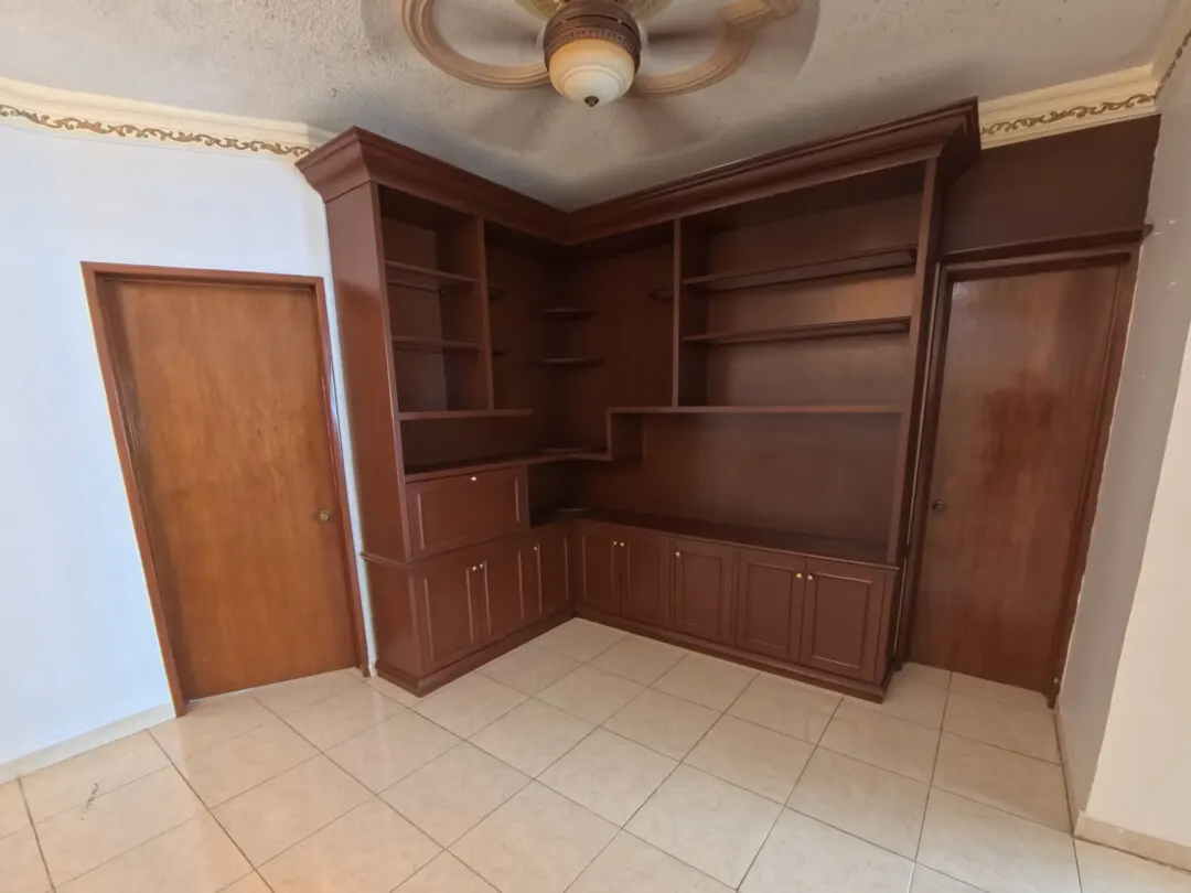 mueble con cajones casa venta sábalo country en zona dorada