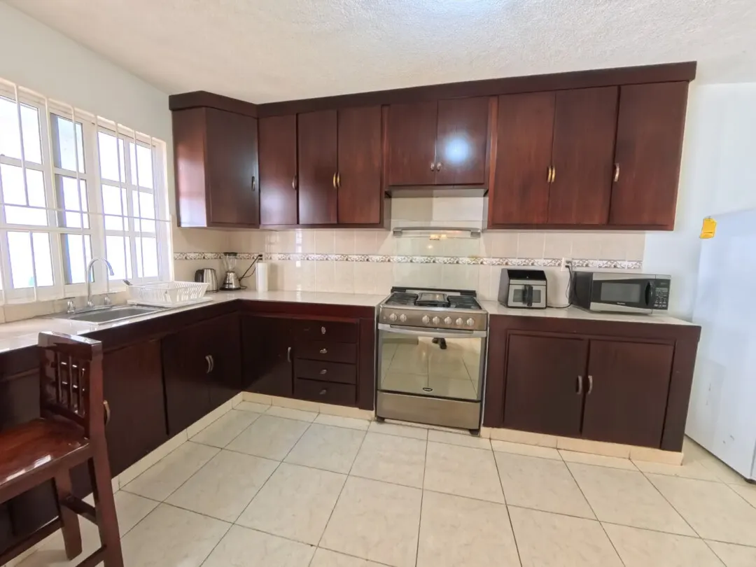 cocina con lava trastes casa venta sábalo country en zona dorada