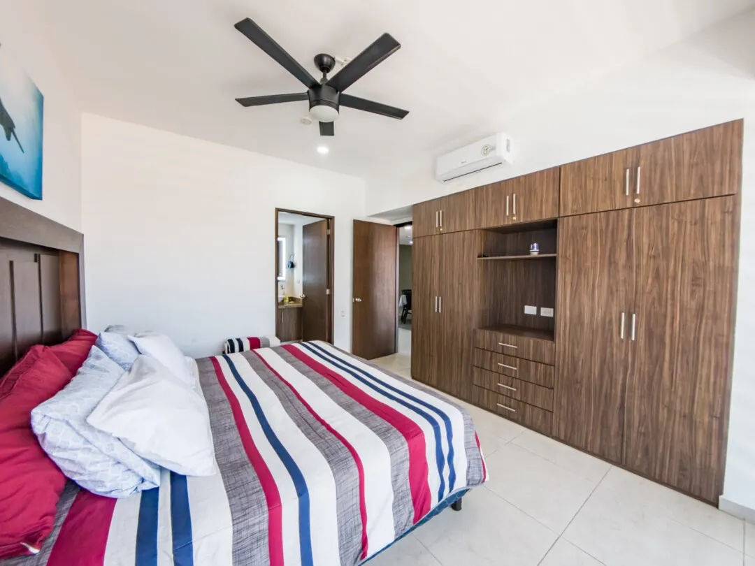 recamara principal con closet departamento venta torre baluarte