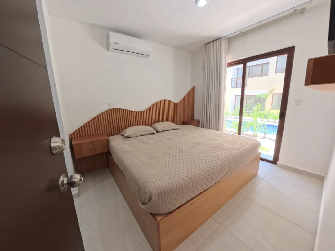 habitación principal con vista a alberca departamento renta oceana cerritos