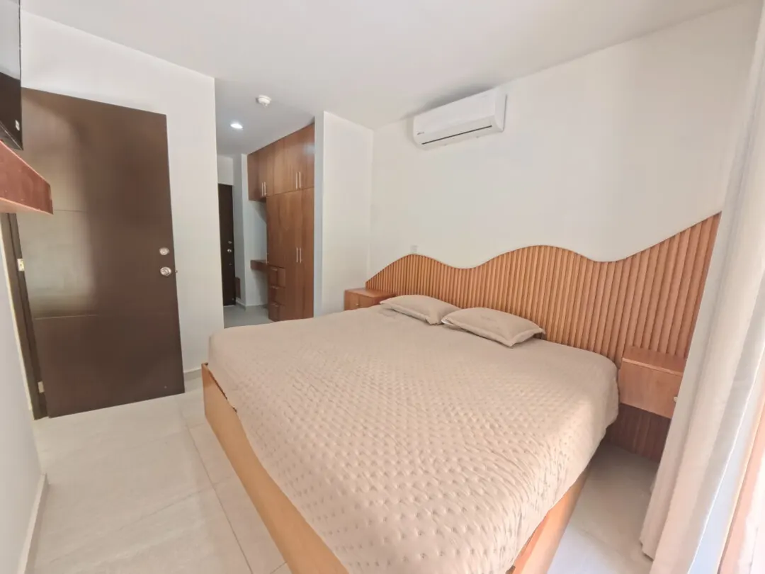 habitación principal con walking closet departamento renta oceana cerritos