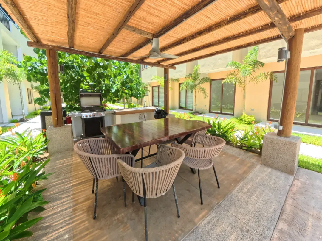 mesa con asadores departamento renta oceana cerritos