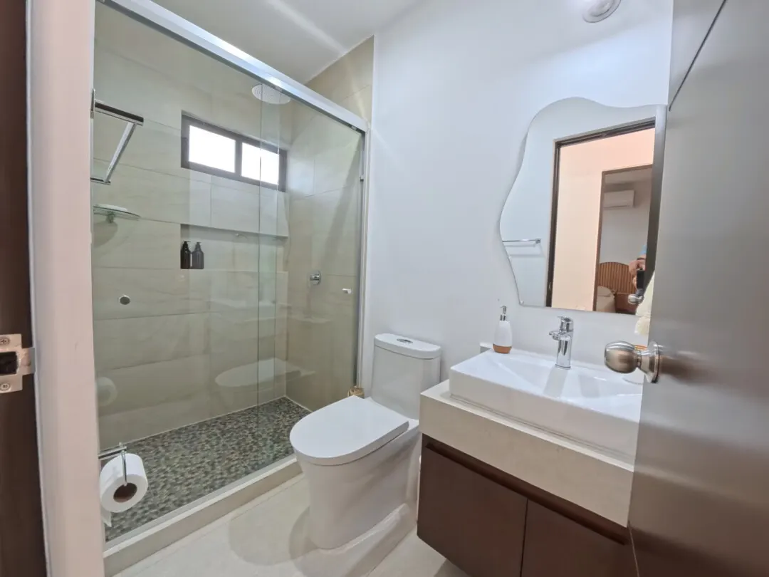 baño completo secundario departamento renta oceana cerritos