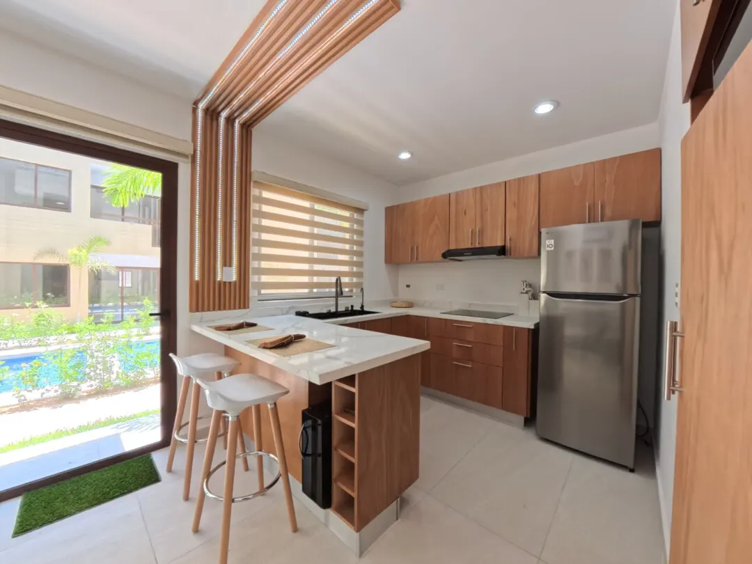 Cocina con barra departamento renta oceana cerritos