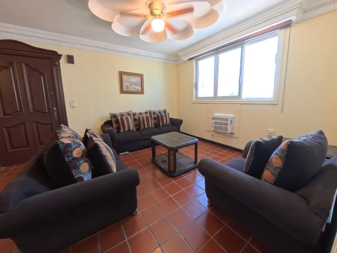 sala con mesa departamento renta sábalo country