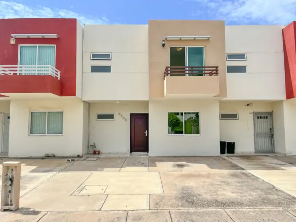 Fachada de casa en venta en hacienda del seminario mazatlán