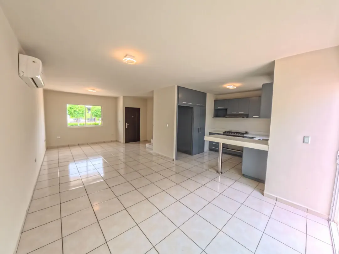 sala, comedor de casa en venta en hacienda del seminario mazatlán