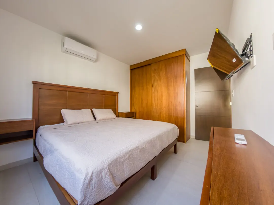 habitación principal con closet Departamento Renta Oceanna Mazatlan Cerritos