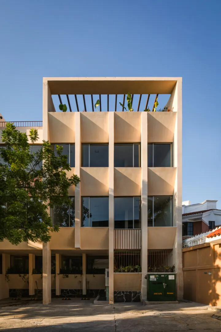 Fachada de Salvia El Dorado en Mazatlán