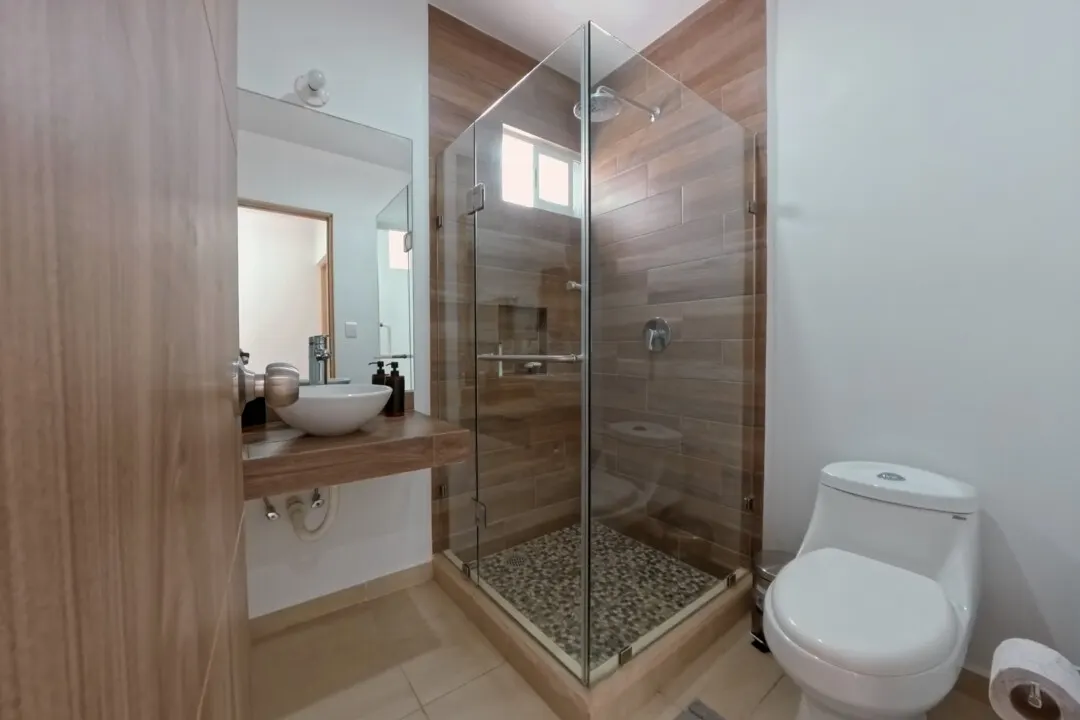 Baño y Regadera Casa Venta Almarena