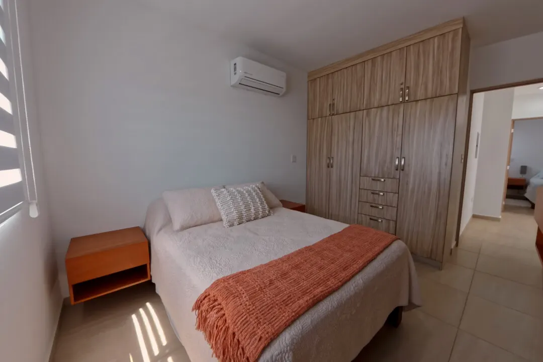 Recamara con buro Casa Venta Almarena