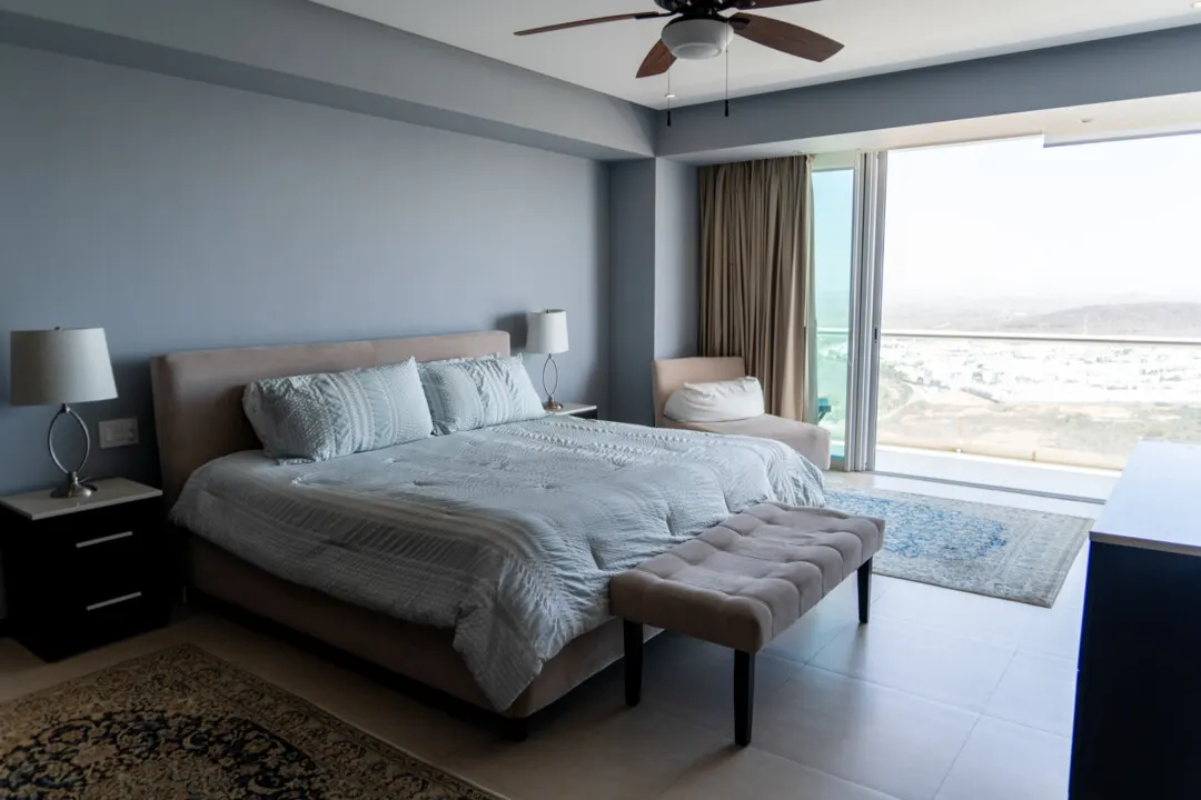 Recamara con vista Condominio en Venta Península