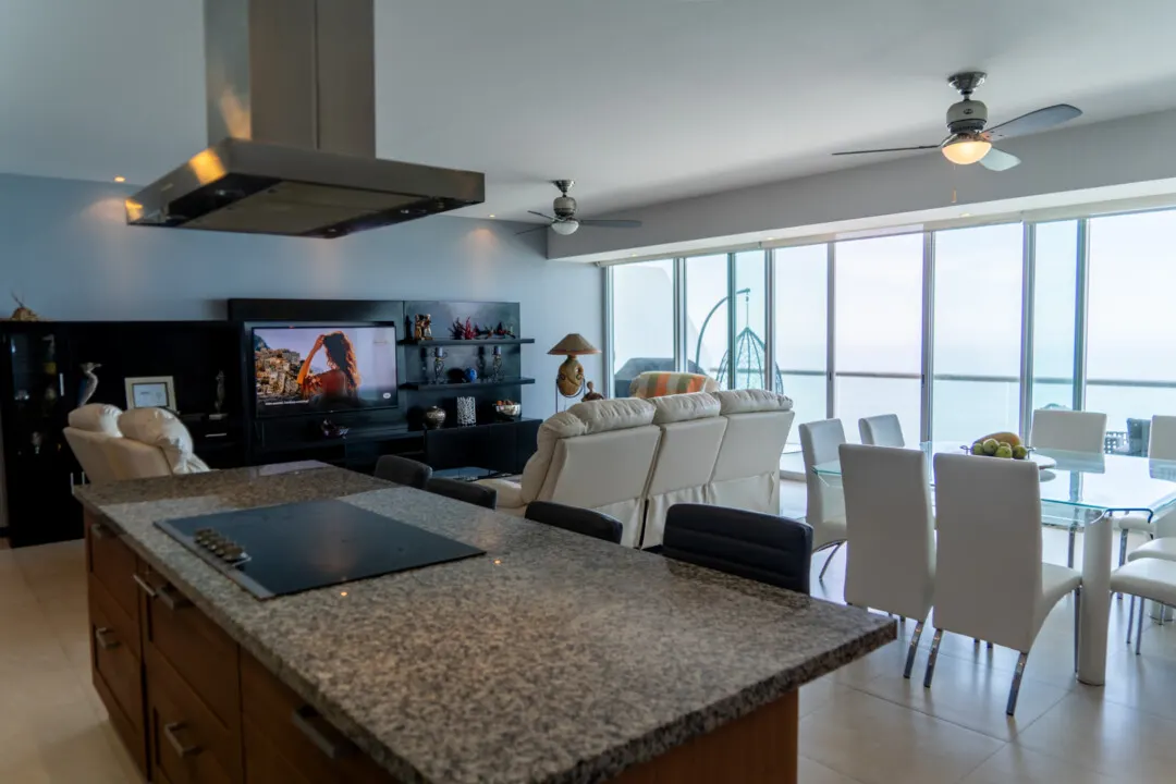 Cocina con vista Condominio en Venta Península