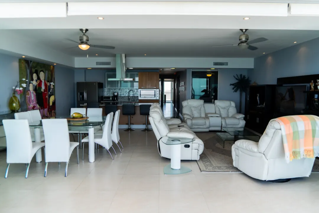 Sala y comedor Condominio en Venta Península