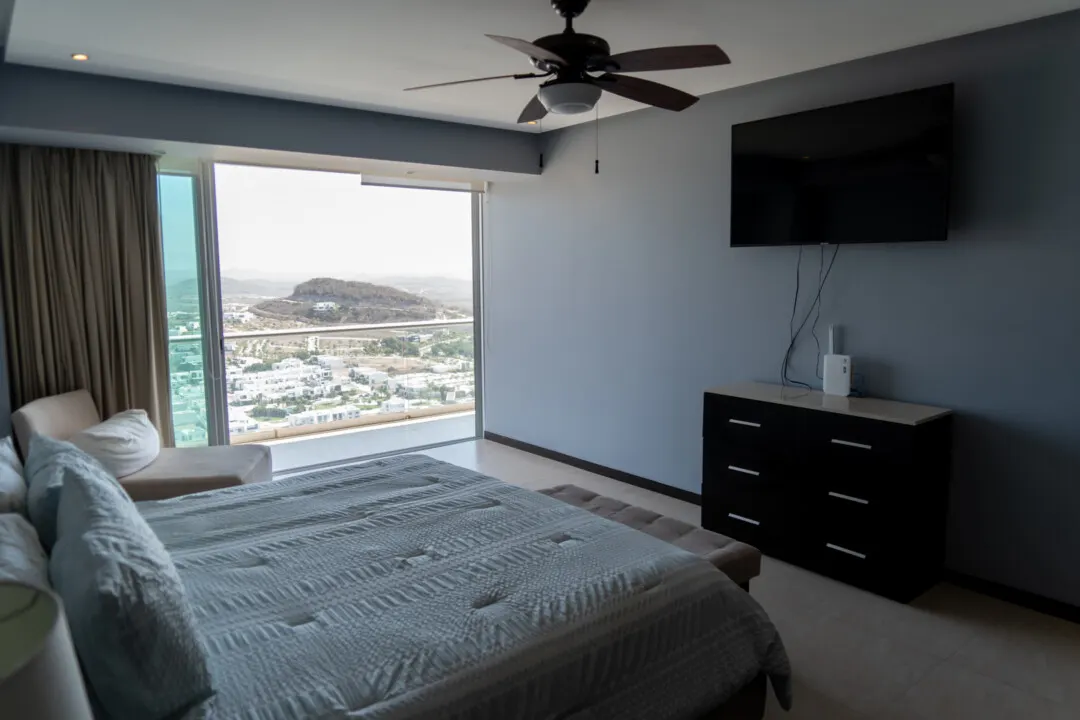 Recamara con televisión Condominio en Venta Península