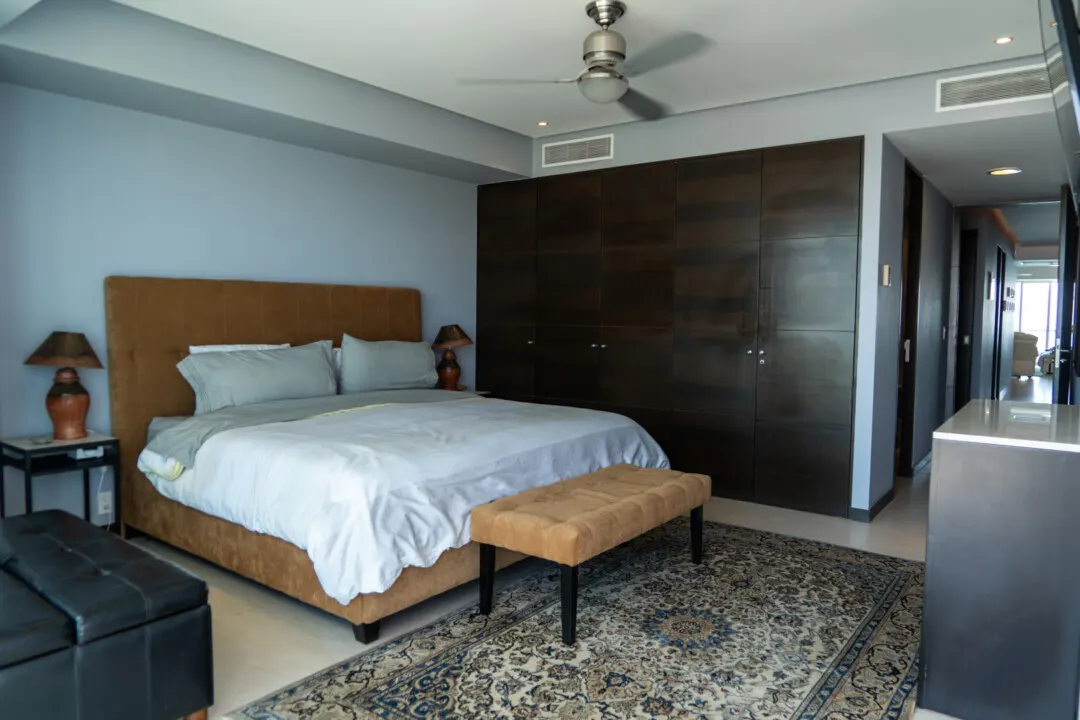 Recamara con closet Condominio en Venta Península