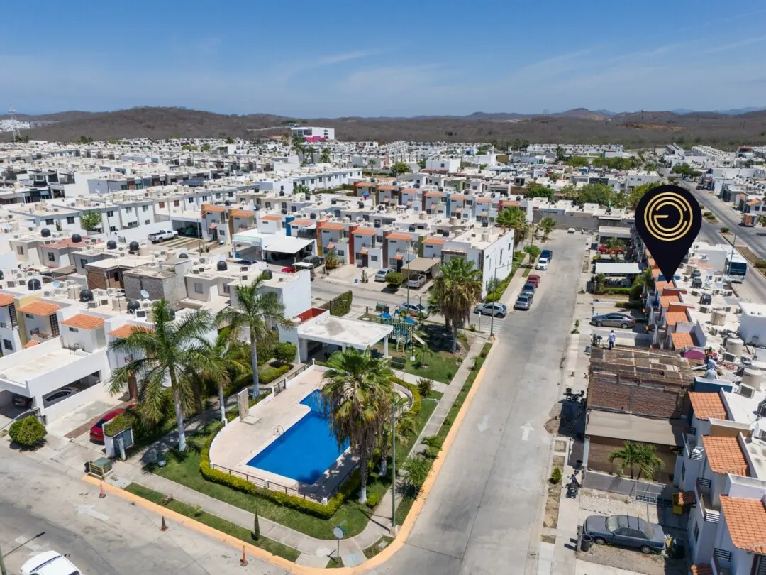 Casa de 3 Recámaras con Alberca y Seguridad en Hacienda del Seminario