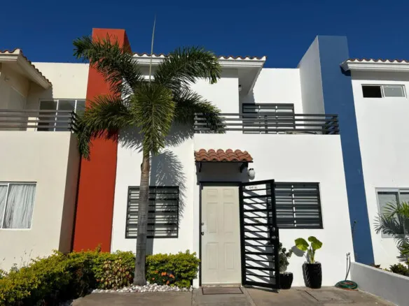 Fachada Casa Venta Hacienda del Seminario