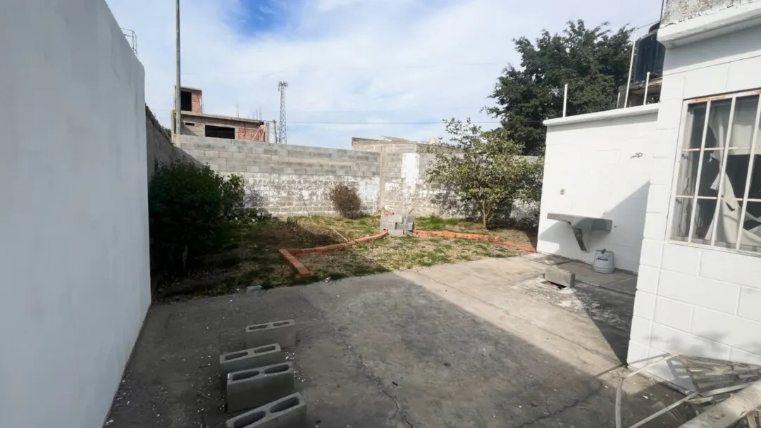 Casa en Esquina con Terreno de 186 m² en Las Mañanitas, Mazatlán