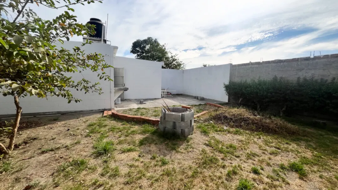 Casa en Esquina con Terreno de 186 m² en Las Mañanitas, Mazatlán