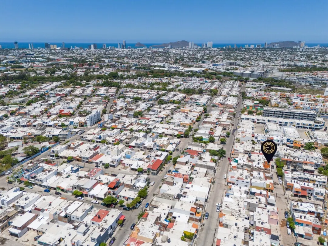 default Vista aérea del fraccionamiento con Mazatlán y el mar de fondo