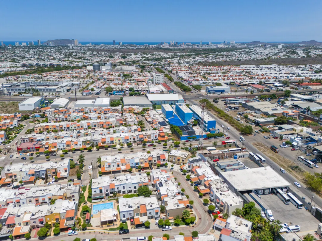 default Vista aérea del desarrollo urbano en Los Venados, Mazatlán