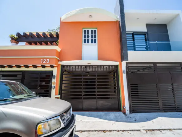 Casa en Venta en Fraccionamiento Los Venados, Cerca de Jabalíes, Mazatlán