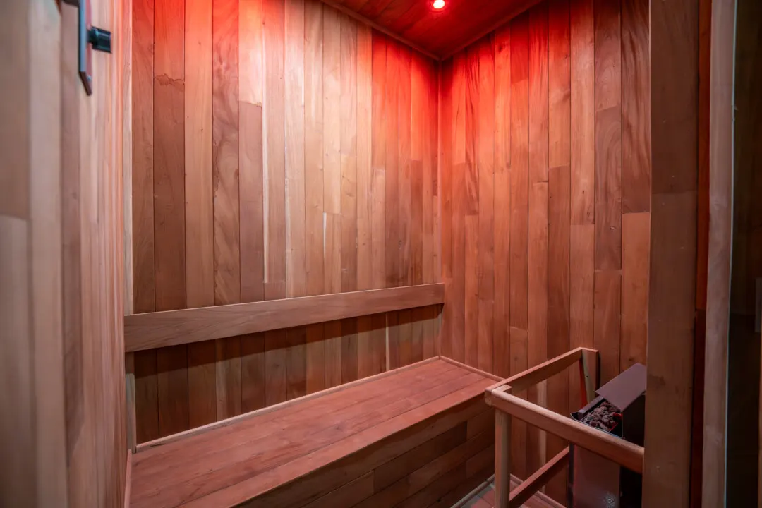 Depa Akoya Renta Fer-14 Sauna de madera en amenidades de Akoya Sky Living, Malecón Mazatlán